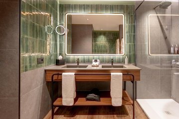 Bathroom shower