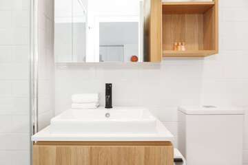 Bathroom sink