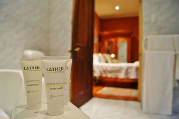 Bathroom amenities