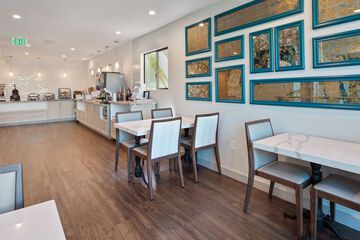 Breakfast area