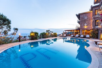 Front of property - evening/night