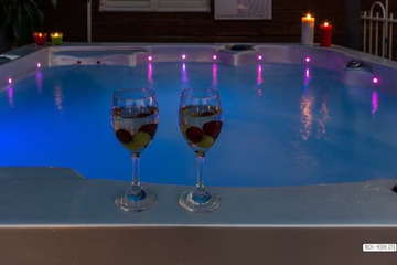 Private spa tub
