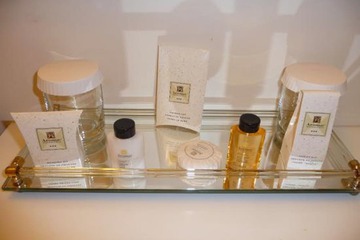 Bathroom amenities