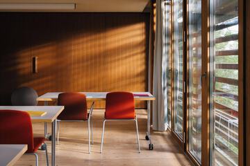 Meeting facility