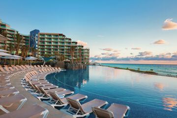 Infinity pool