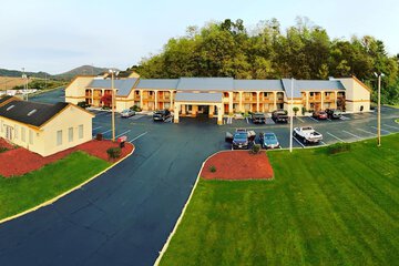 Super 8 by Wyndham Fort Chiswell / Wytheville Area