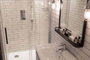 Bathroom shower