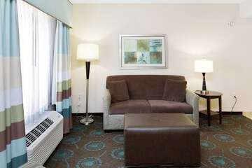 Room 32 of 74