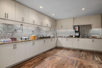 Breakfast/Coffee Service 37 of 45