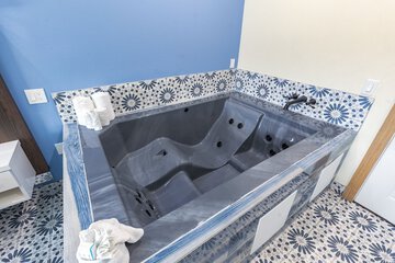 Jetted tub