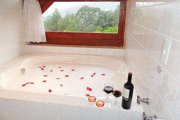Jetted tub