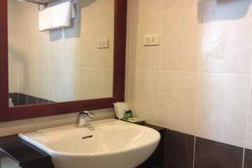 Bathroom sink