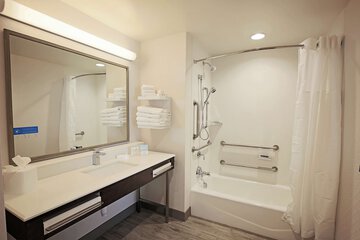 Room 25 of 49
