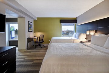 Room 27 of 43