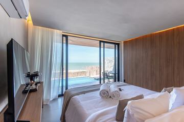 Beach/ocean view
