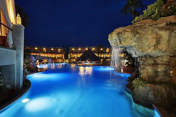 Pool waterfall