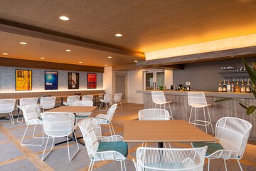 Poolside bar