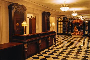 Concierge desk