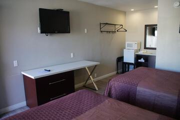 Room 10 of 27