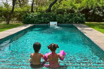 Indoor/outdoor pool