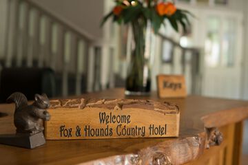 Concierge desk