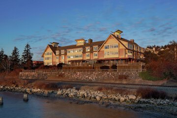 Chrysalis Inn & Spa Bellingham Curio Collection by Hilton
