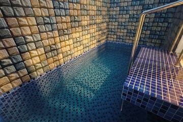 Private pool