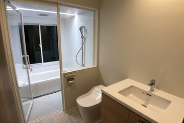Bathroom shower