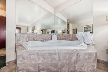 Private spa tub