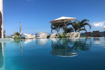 Poolside bar