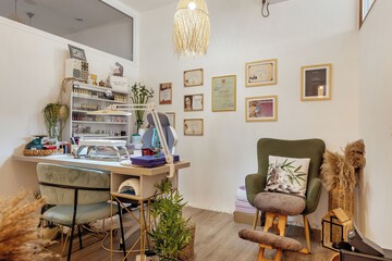 Nail salon
