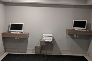 Business Center 63 of 71