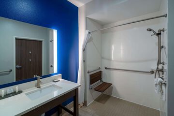 Room 17 of 35