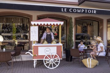 Snack bar