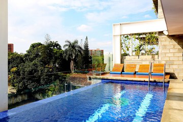 Infinity pool