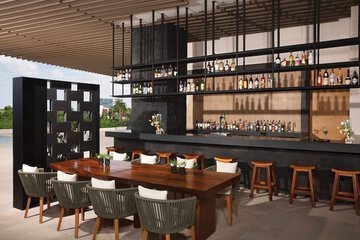 Poolside bar