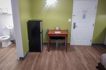 Studio 6 Hampton VA Langley AFB Area