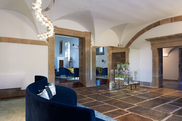 Concierge desk