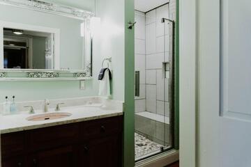 Photo 33