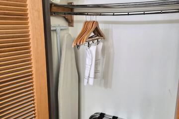 Iron/ironing board