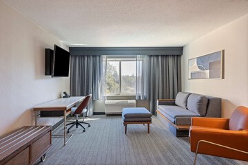 Room 8 of 29