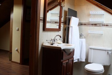 Bathroom sink
