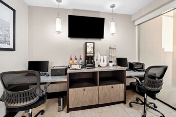 Business Center 34 of 34