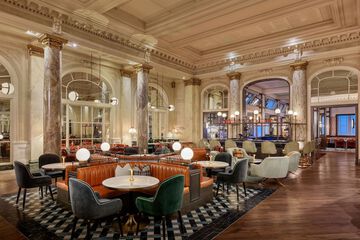 Lobby lounge