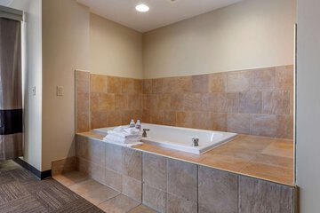 Jetted tub