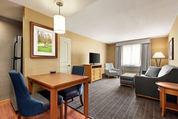Room 25 of 40
