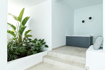 Private spa tub