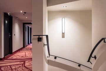 Handrails in hallways