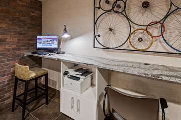 Business Center 35 of 35