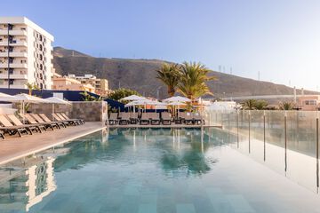 Infinity pool